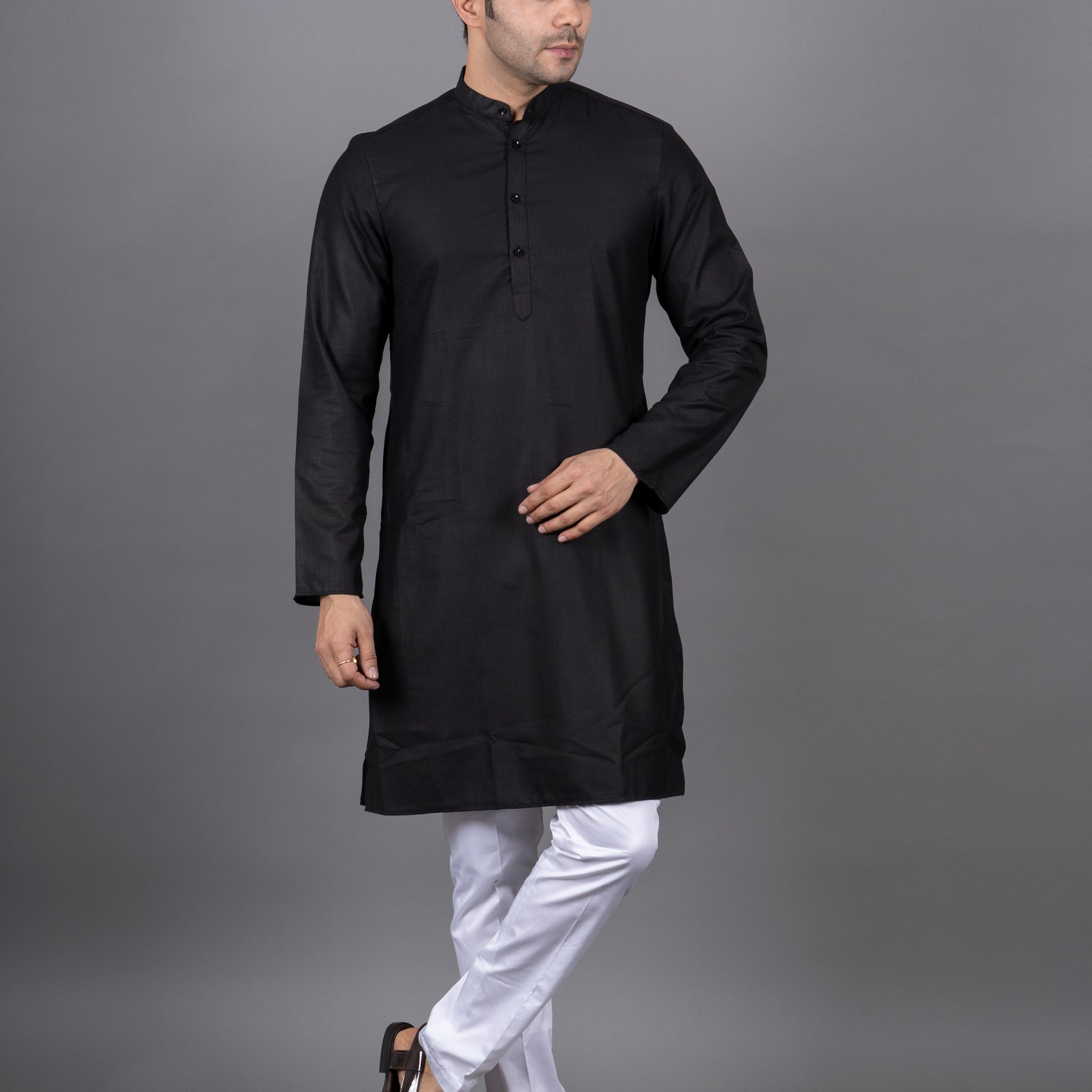 MEN'S SOLID KURTA (BLACK)