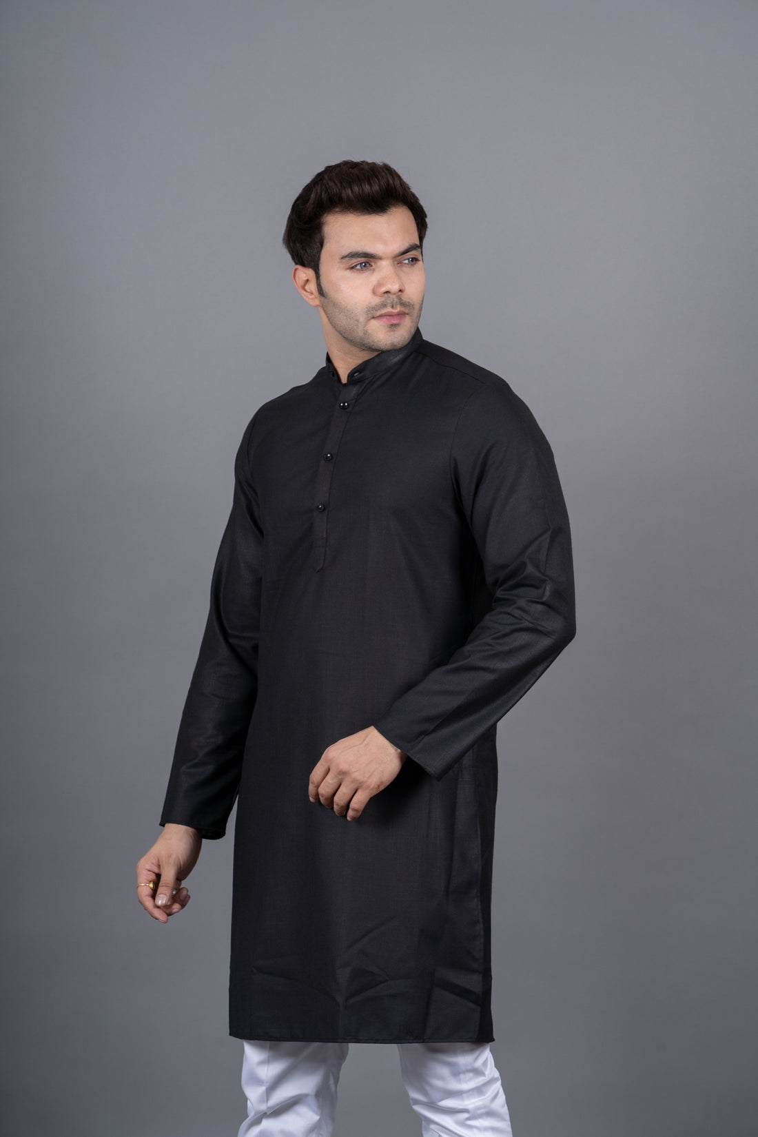 MEN'S SOLID KURTA (BLACK)